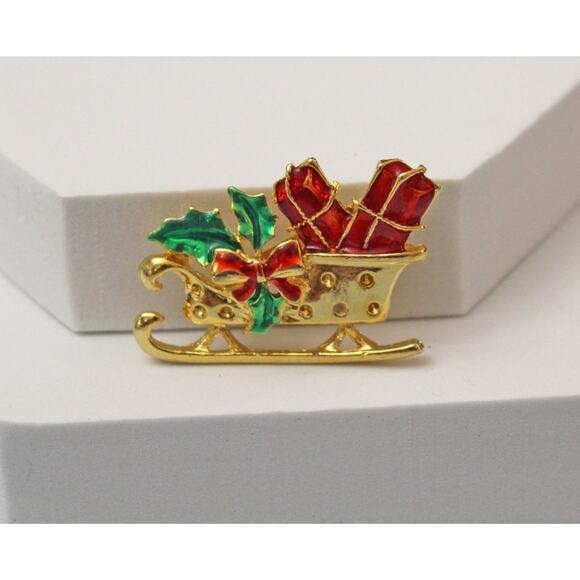 Small Gold Tone Christmas Sleigh Brooch Pin VP10 - Picture 1 of 4